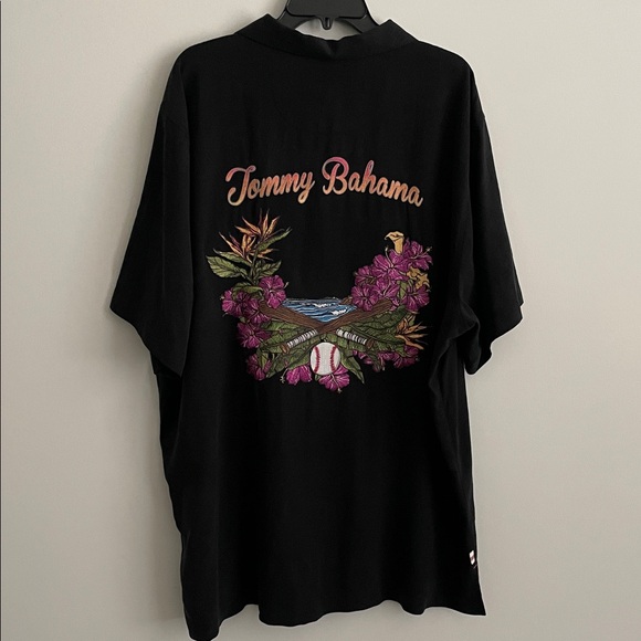 Tommy Bahama Men's XL 100% Silk MLB Baseball
Embroidered Hawaiian Shirt Black sz - Picture 10 of 11